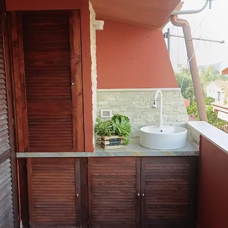 La Perla Del Mare Apartment *